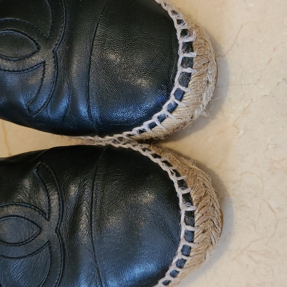 CHANEL Black Lambskin Leather CC Logo Espadrilles [size 38] - Picture 3 of 10